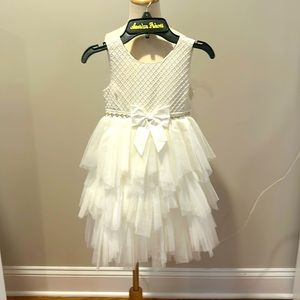 American Princess Little Girls Formal dress. Size 4. With Free headband.